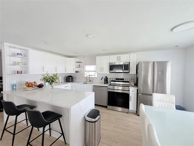 $2,500 | 5221 Southwest 25th Avenue, Fort Lauderdale, FL 33312