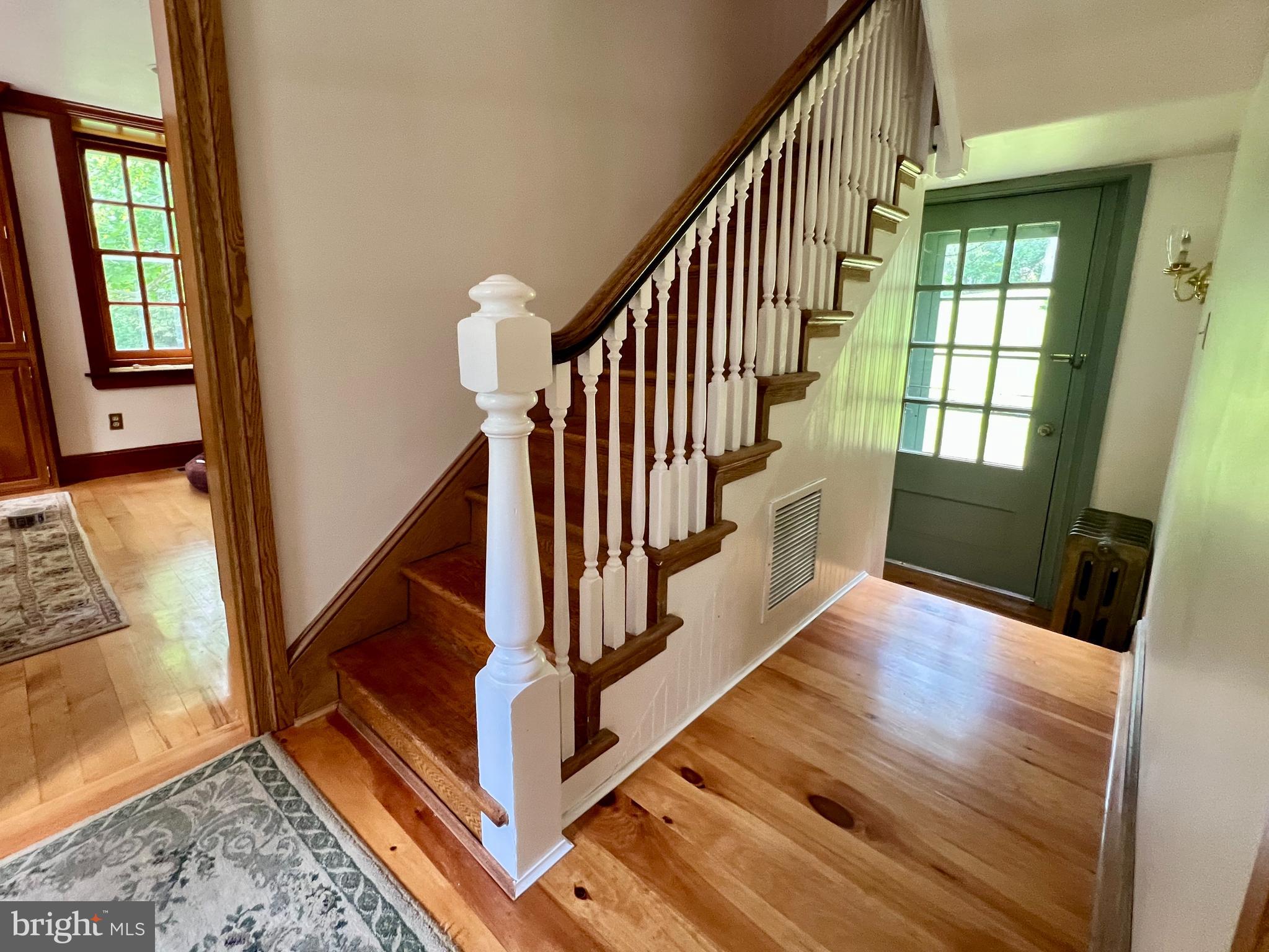 387 Tomlinson Road Huntingdon Valley, PA 19006 - Photo 13 of 30 Beautiful newel post & woodworking up the stairs