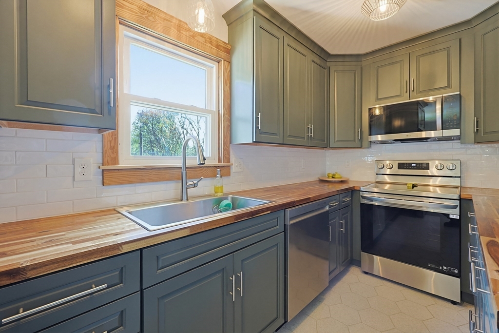 30 Linwood Street Webster, MA 01570 - Photo 28 of 40