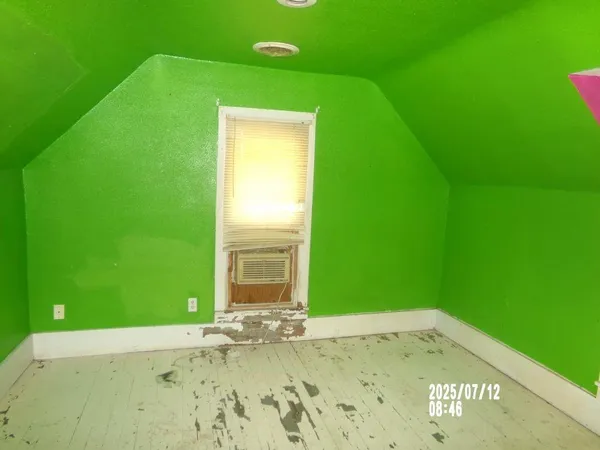 $25,000 | 211 West Madison Street, Yates Center, KS 66783