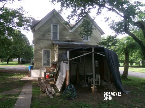 $25,000 | 211 West Madison Street, Yates Center, KS 66783
