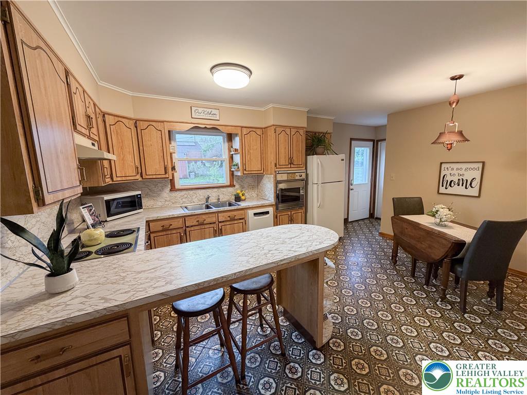 79 Gum Street Nazareth, PA 18064 - Photo 13 of 40 Plenty of cabinets for all the things