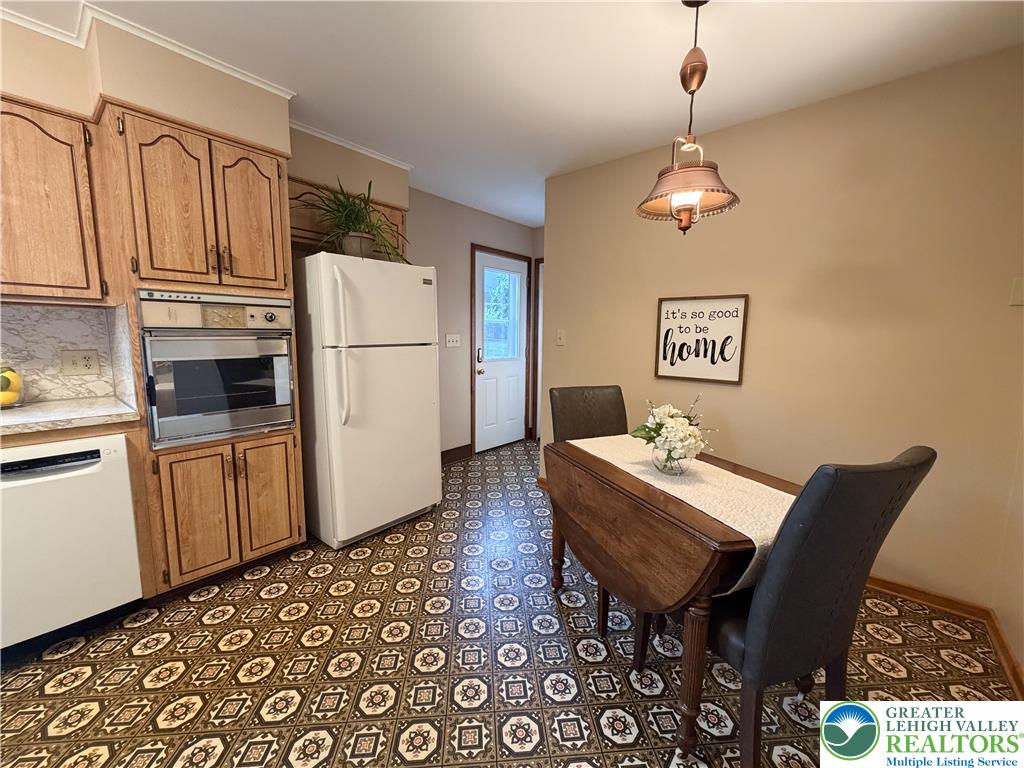 79 Gum Street Nazareth, PA 18064 - Photo 19 of 40 All appliances stay with the home.