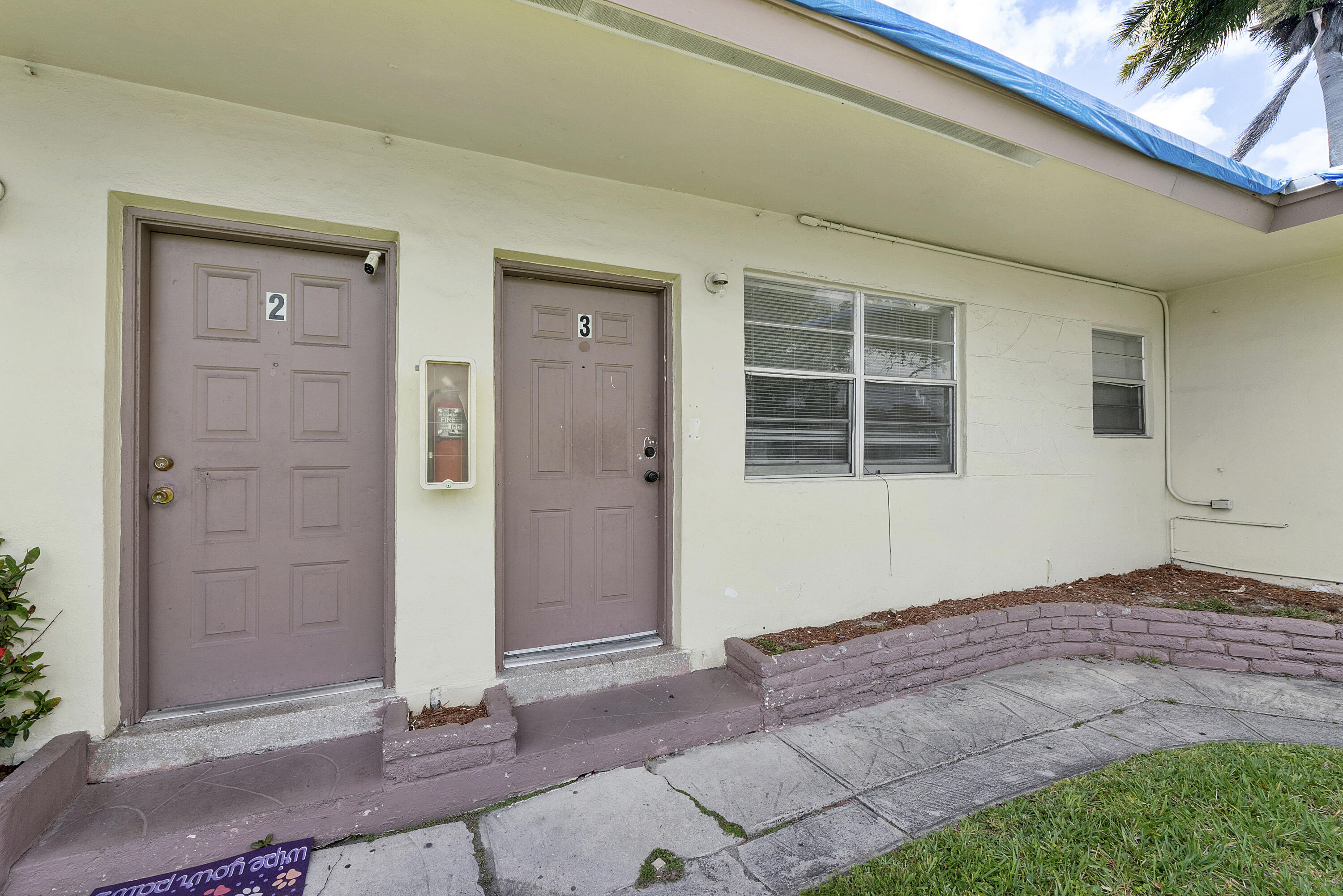 515 Northeast 150th Street, Unit 3 Miami, FL 33161 - Photo 8 of 11 a house with a outdoor space