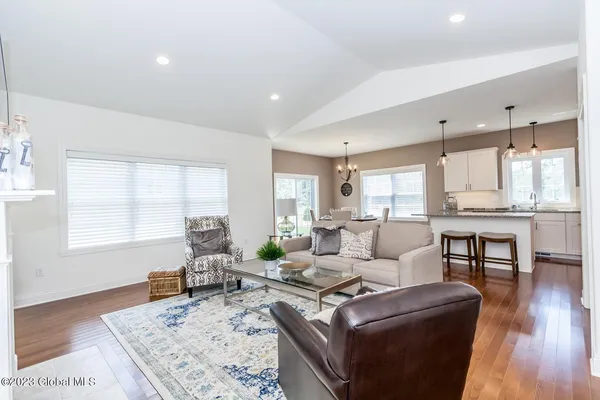 $627,750 | 77 Lakepointe Way, Saratoga Springs, NY 12866