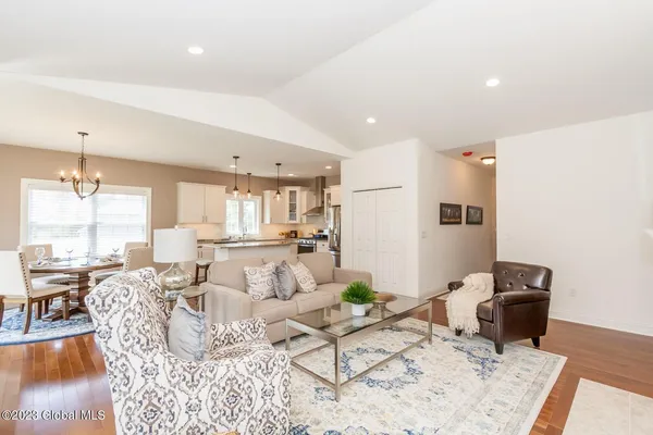 $627,750 | 77 Lakepointe Way, Saratoga Springs, NY 12866