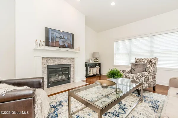 $627,750 | 77 Lakepointe Way, Saratoga Springs, NY 12866