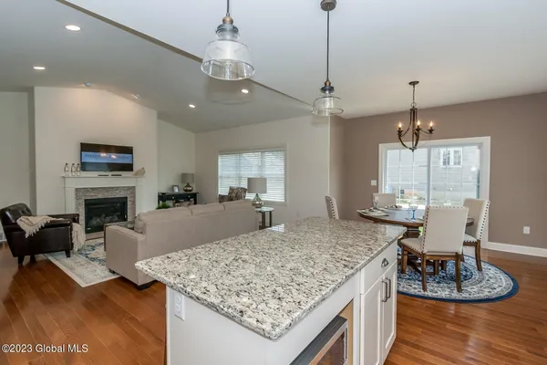$627,750 | 77 Lakepointe Way, Saratoga Springs, NY 12866