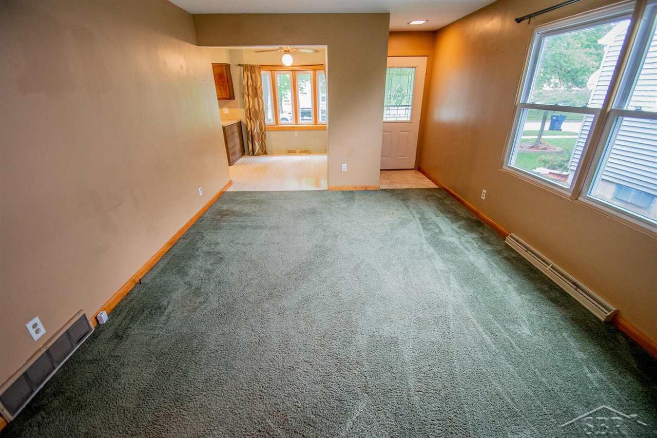513 Harold Street Bay City, MI 48708 - Photo 4 of 20 50048524-3.JPG