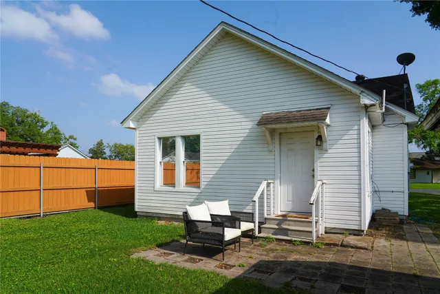 $179,000 | 808 Heights Avenue, El Campo, TX 77437