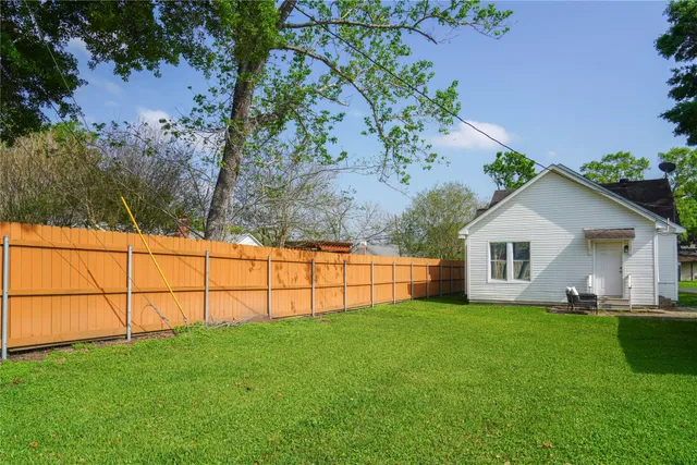 $179,000 | 808 Heights Avenue, El Campo, TX 77437