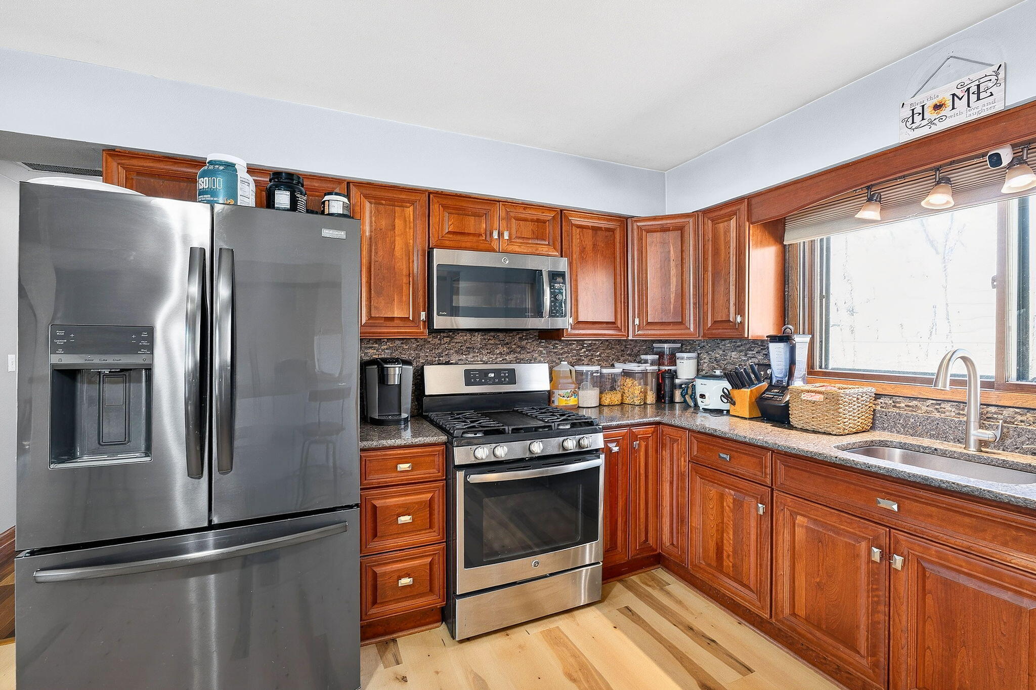 1819 West Mallory Avenue Milwaukee, WI 53221 - Photo 10 of 45 10-web-or-mls-P1215802