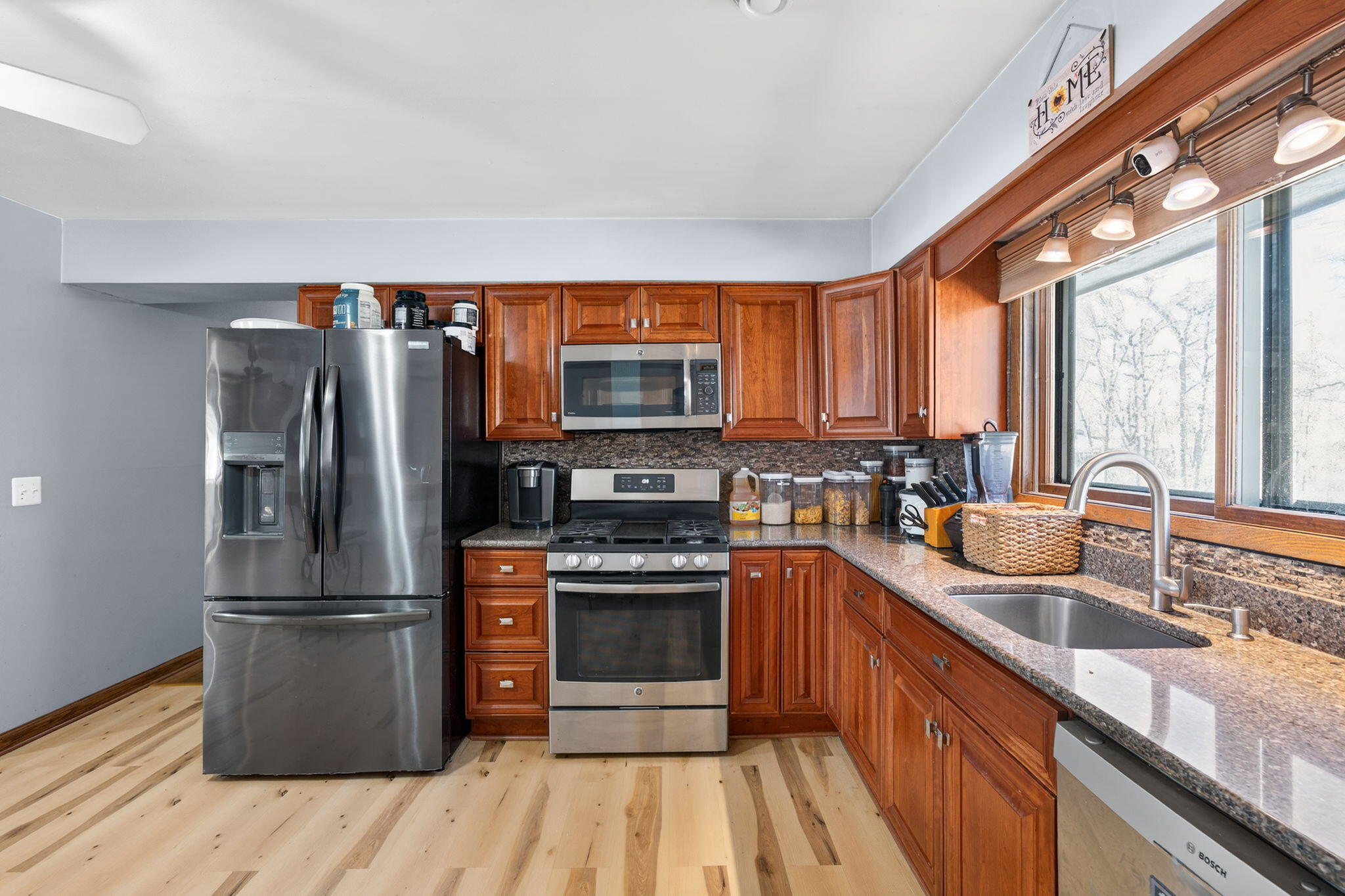 1819 West Mallory Avenue Milwaukee, WI 53221 - Photo 9 of 45 9-web-or-mls-P1215807