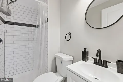 $285,000 | 1733 White Oak Avenue, Parkville, MD 21234