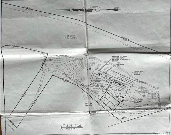 Creek Road Pleasant Valley, NY 12569 - Photo 16 of 18 a bathroom with a bathtub