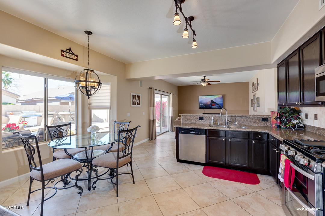 711 East Ranch Road Gilbert, AZ 85296 - Photo 15 of 37 Kitchen