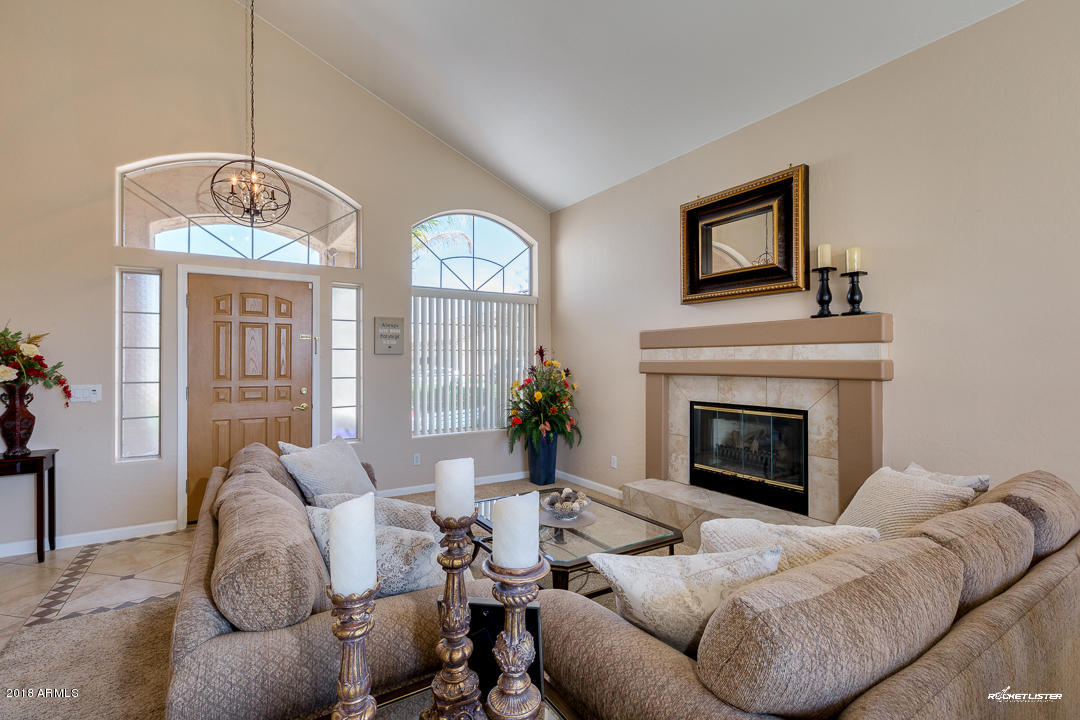 711 East Ranch Road Gilbert, AZ 85296 - Photo 4 of 37 Formal Living Room