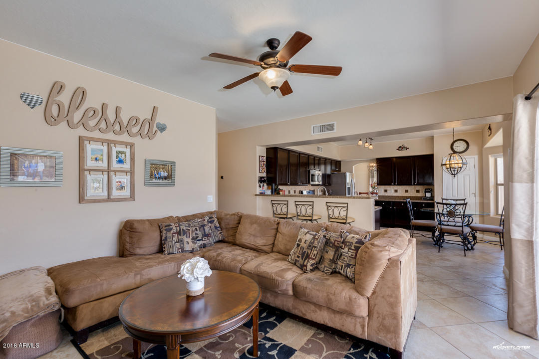 711 East Ranch Road Gilbert, AZ 85296 - Photo 10 of 37 Family Room