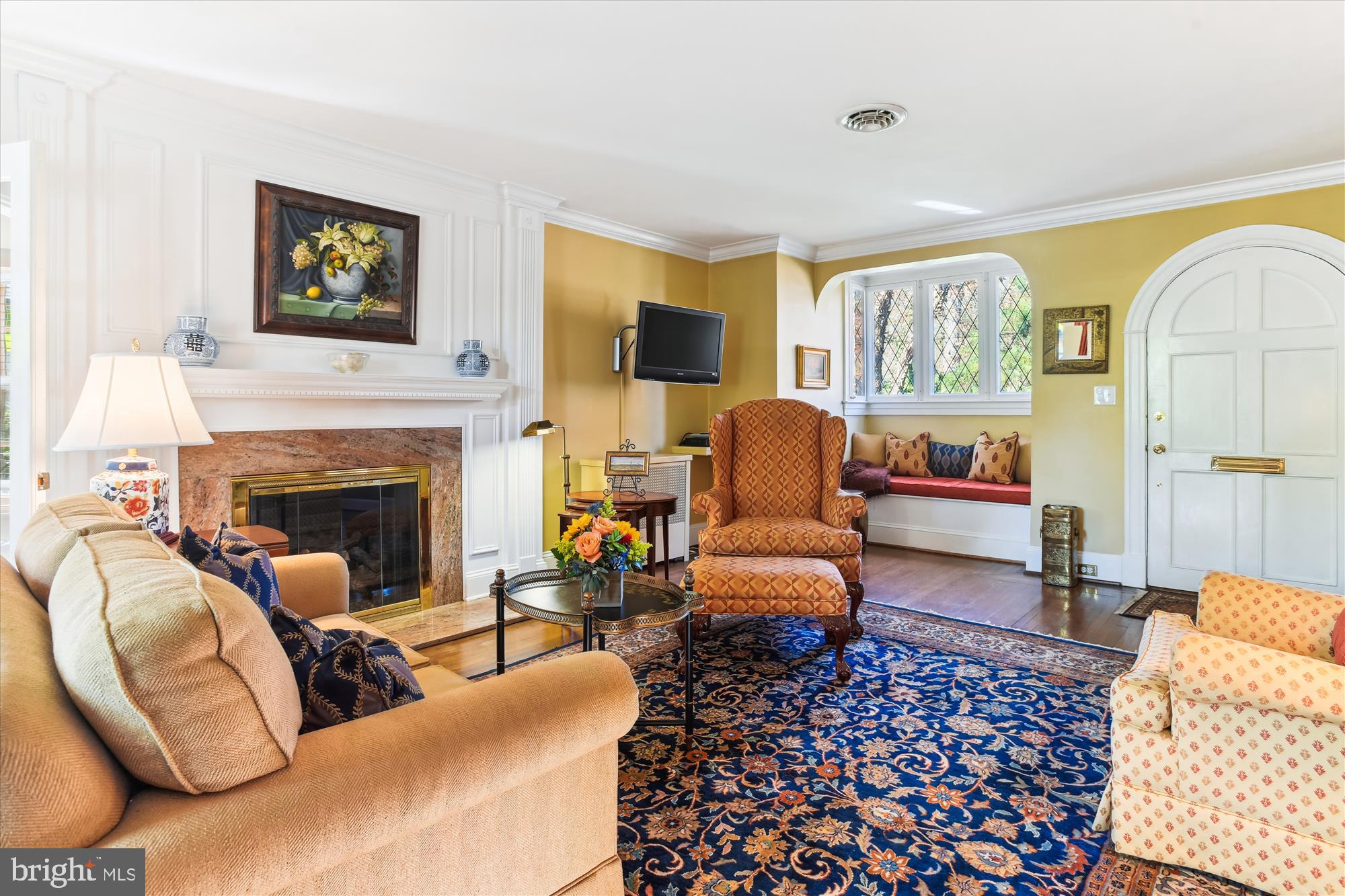 703 Stoneleigh Road Baltimore, MD 21212 - Photo 15 of 60 Living Room