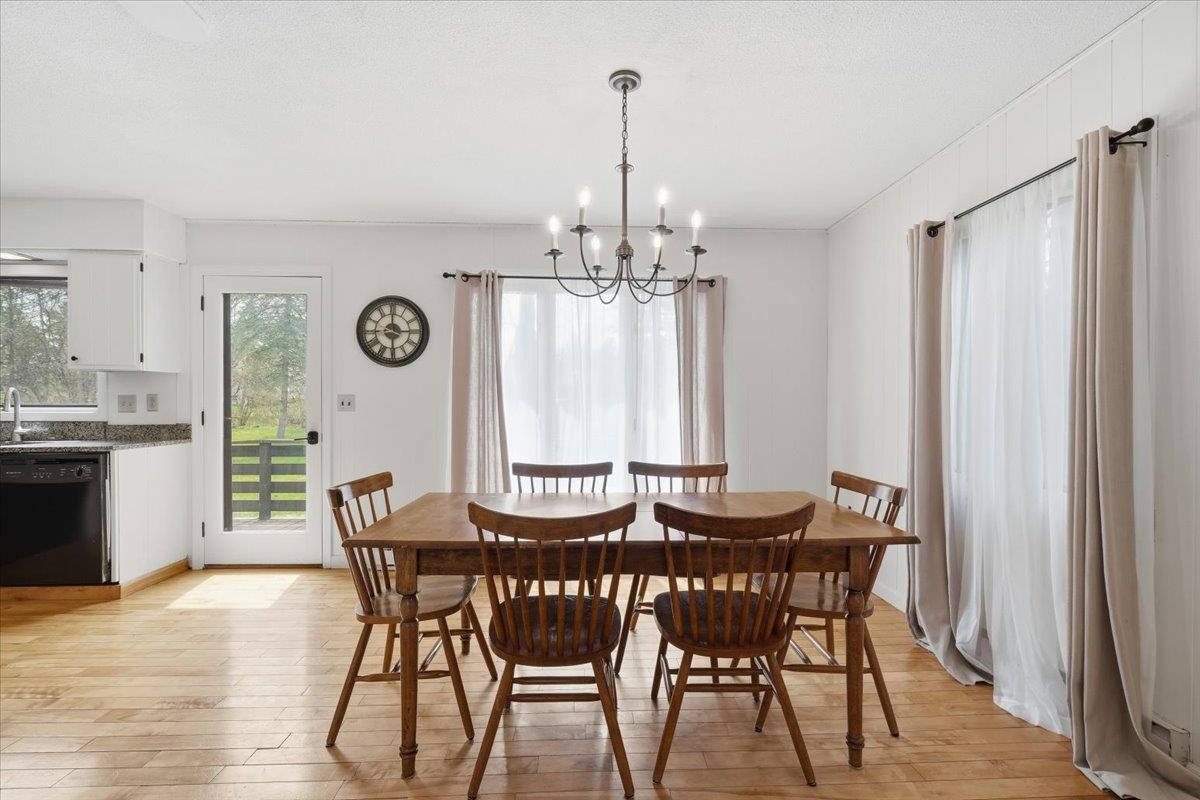 290 Collamer Circle Shelburne, VT 05482 - Photo 7 of 42