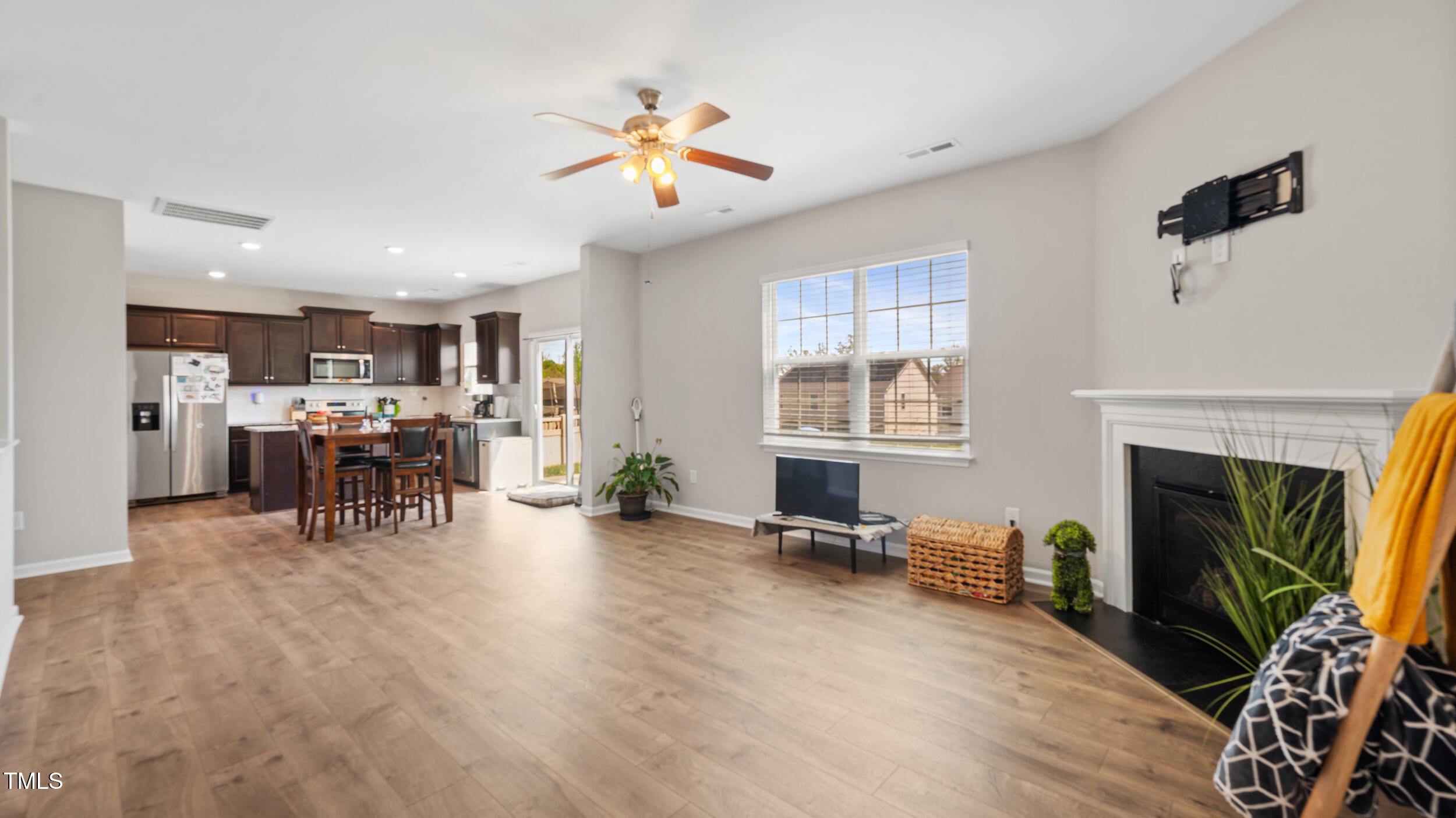 417 Sapphire Road Burlington, NC 27215 - Photo 9 of 23 11__dsc3179