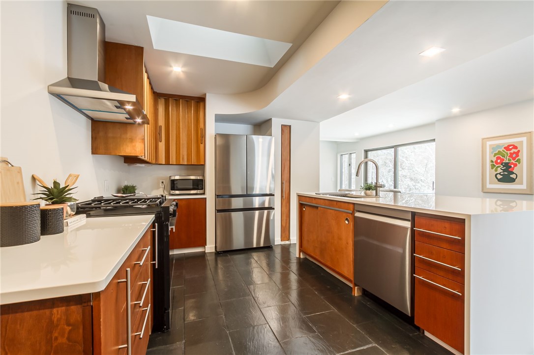 103 Harvest Road Perinton, NY 14450 - Photo 8 of 47