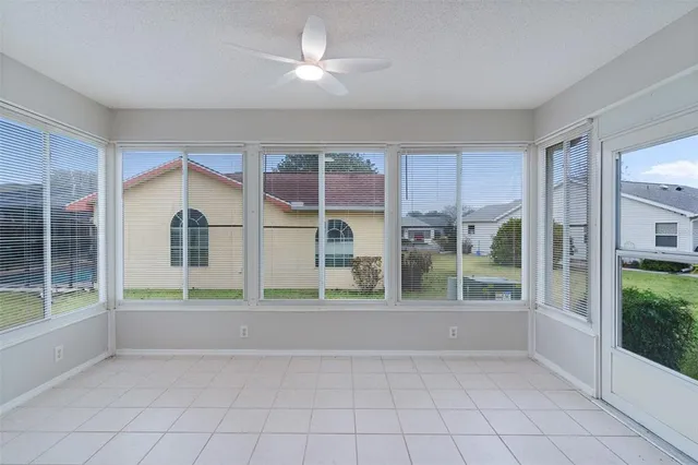 a view of livingroom with furniture