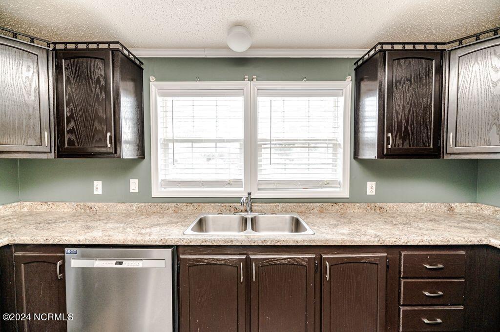 184 Wright Road Vass, NC 28394 - Photo 14 of 49 184 kitch3