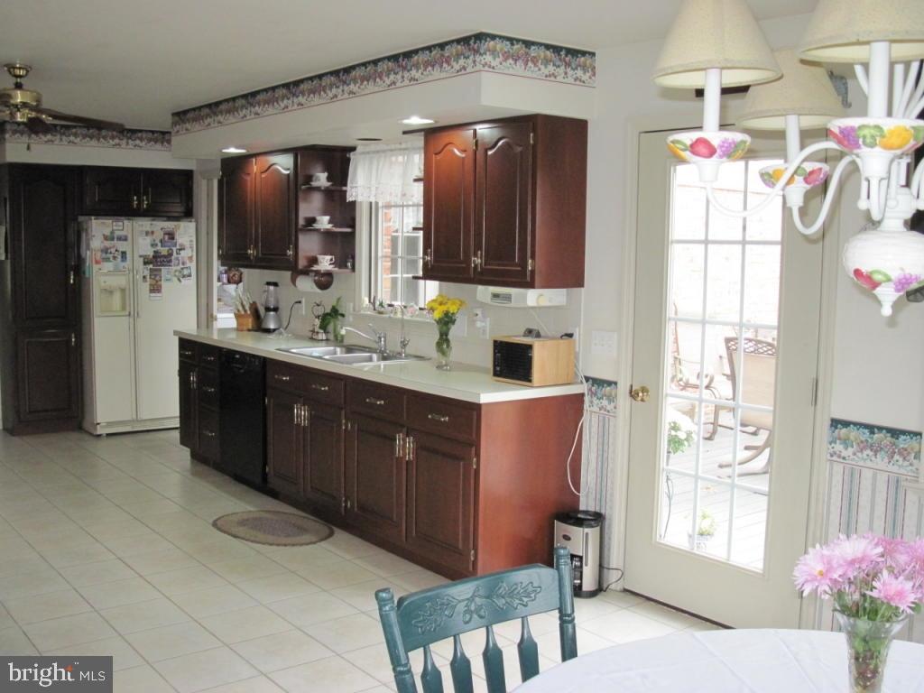 250 Reifsnyder Road Lititz, PA 17543 - Photo 10 of 41