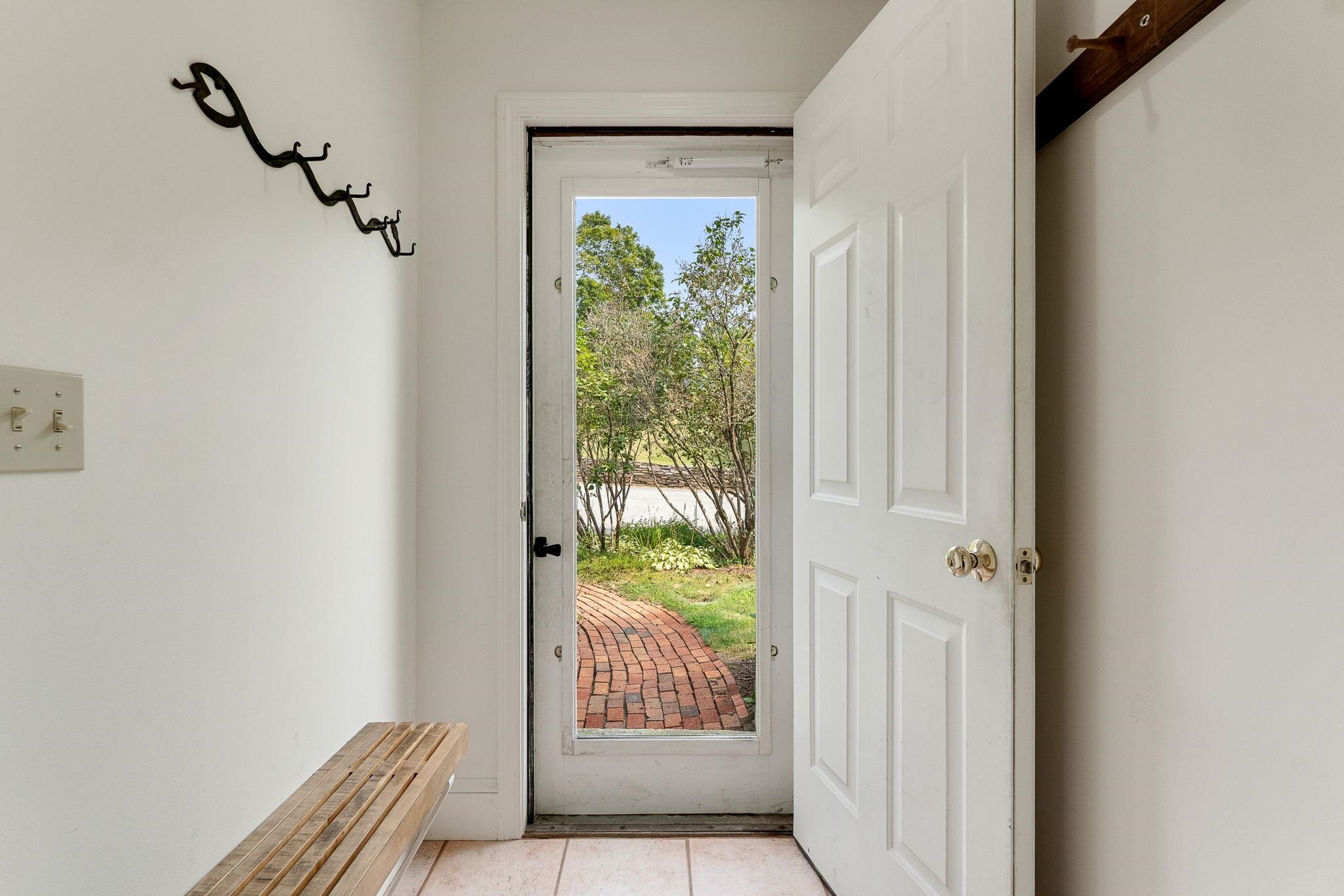 593 Red Barn Road Hartford, VT 05001 - Photo 20 of 50