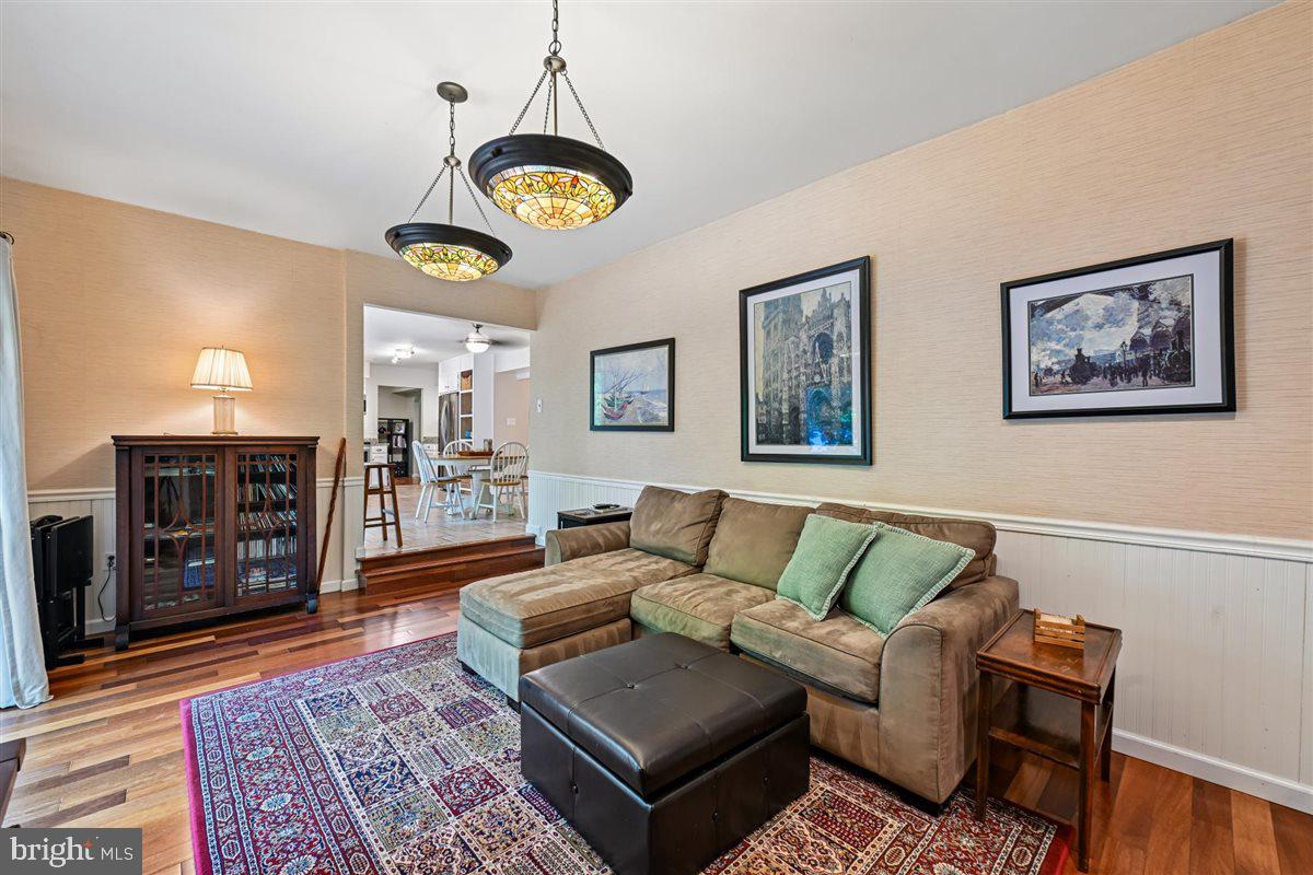 15723 Brandywine Road Dumfries, VA 22025 - Photo 8 of 39 lovely space to kick back or entertain