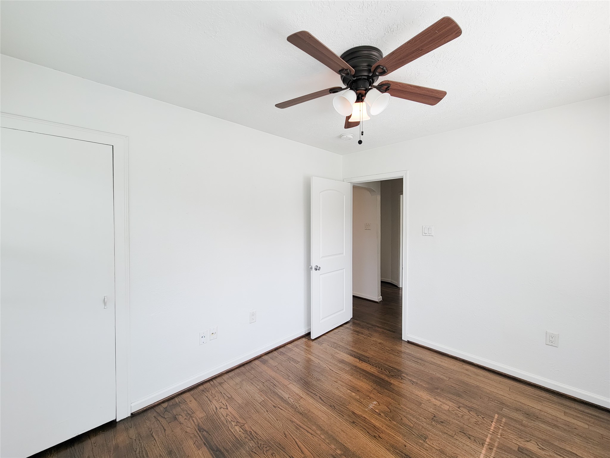 728 East 13th Street Houston, TX 77008 - Photo 23 of 26