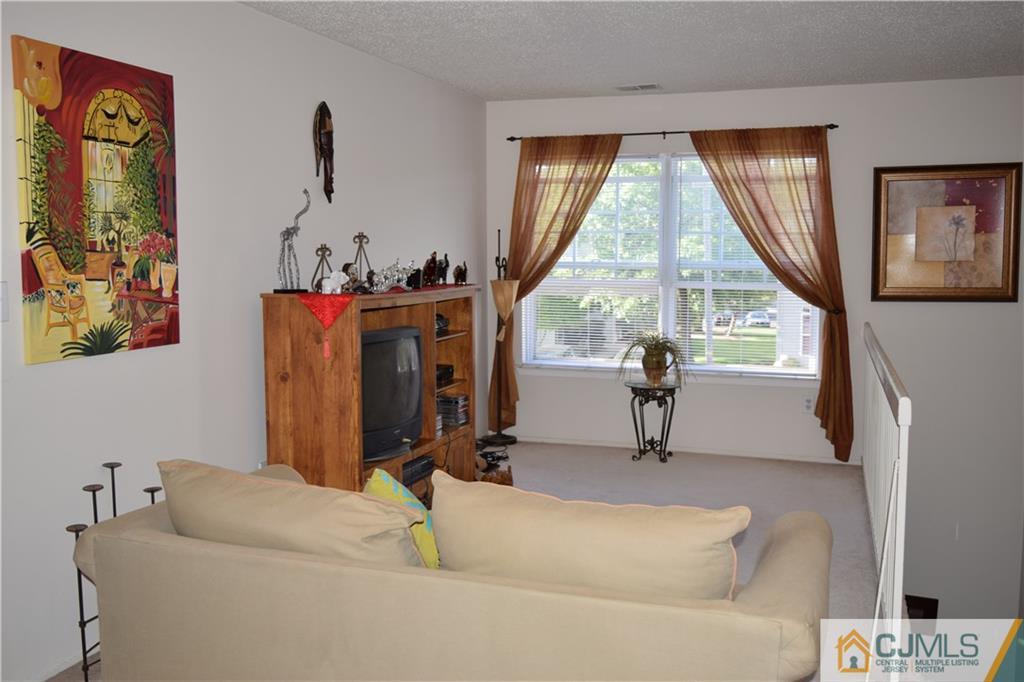 406 Draco Road Piscataway, NJ 08854 - Photo 5 of 12 Gallery Image 5