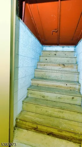 $725,000 | 8 Ayers Road, Montague, NJ 07827