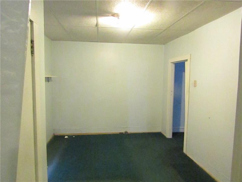 232 3rd Street Butler, PA 16001 - Photo 9 of 19 1st Floor Den