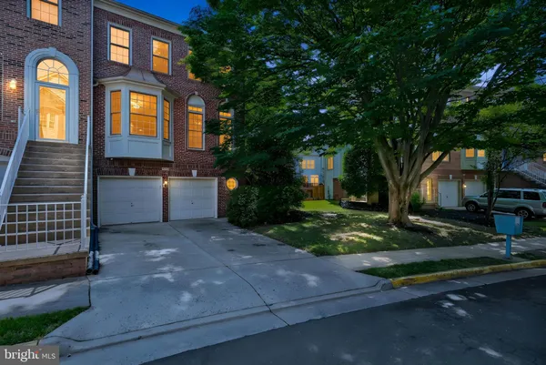 $1,049,000 | 9548 Lagersfield Circle, Vienna, VA 22181