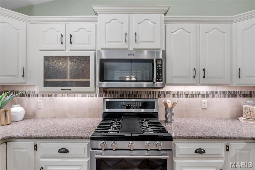 2469 Wild Valley Drive High Ridge, MO 63049 - Photo 18 of 51