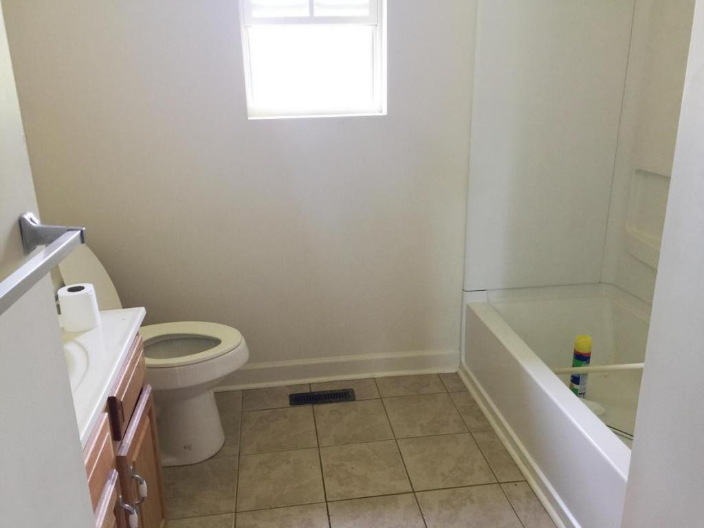 1018 Embreville Road Johnson City, TN 37604 - Photo 8 of 20 Bathroom 1 of 2
