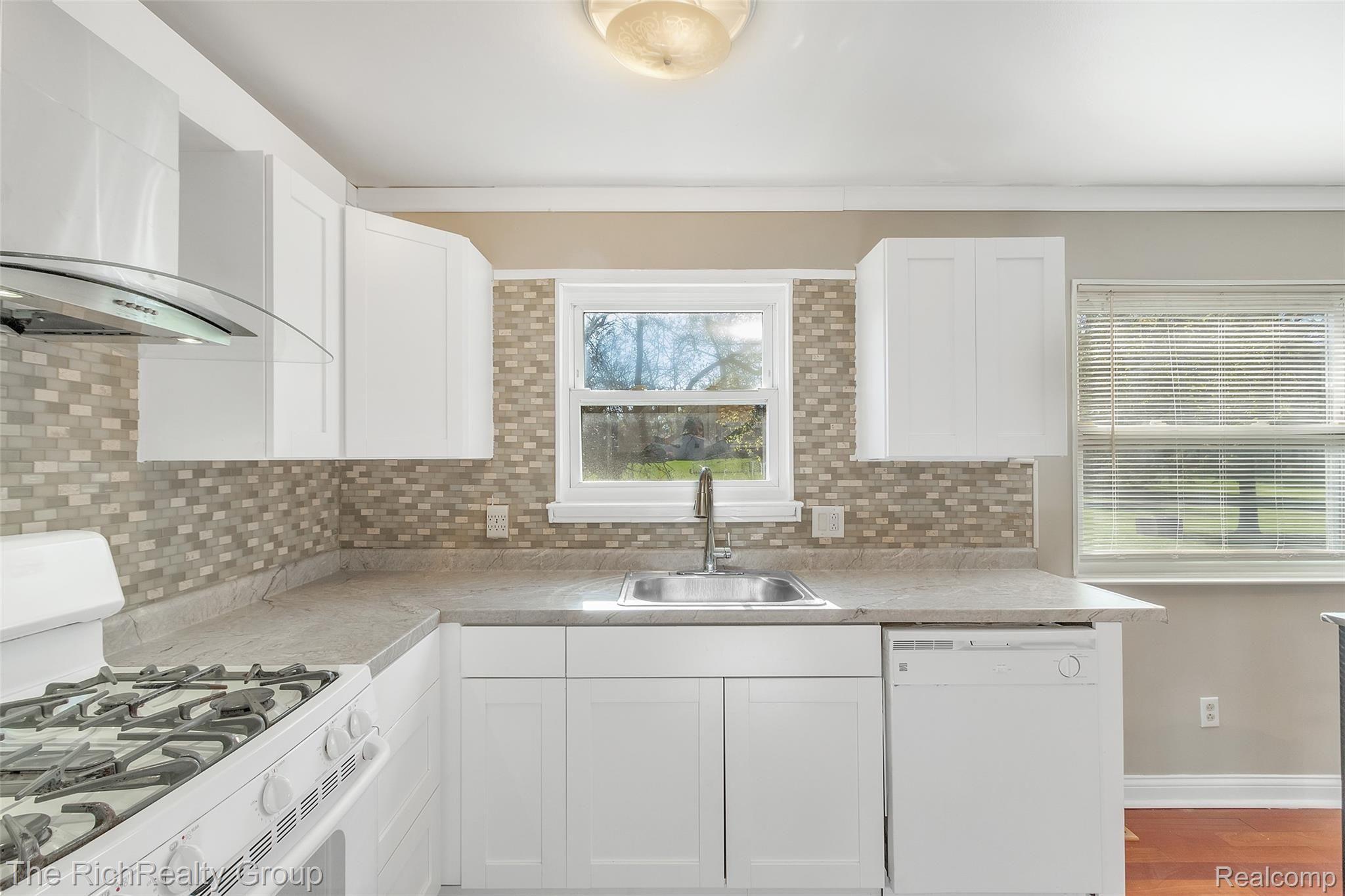 3625 Loon Lake Road Wixom, MI 48393 - Photo 11 of 45 3625 Loon Lake Rd (11).jpg