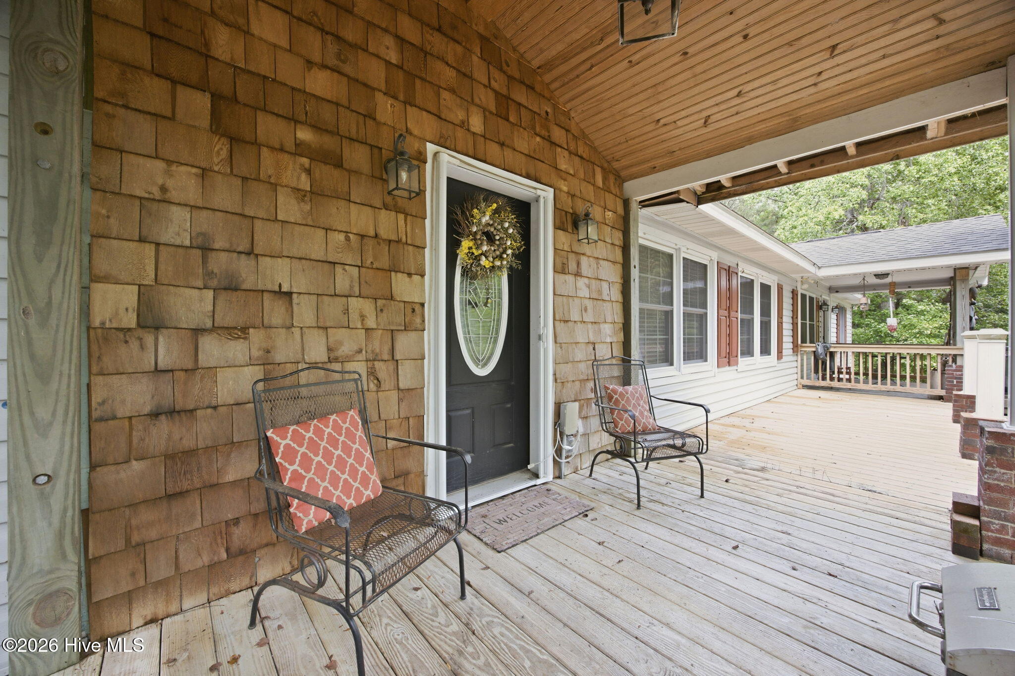 104 Old River Road Beaufort, NC 28516 - Photo 2 of 38 47-web-or-mls-IMG_5396