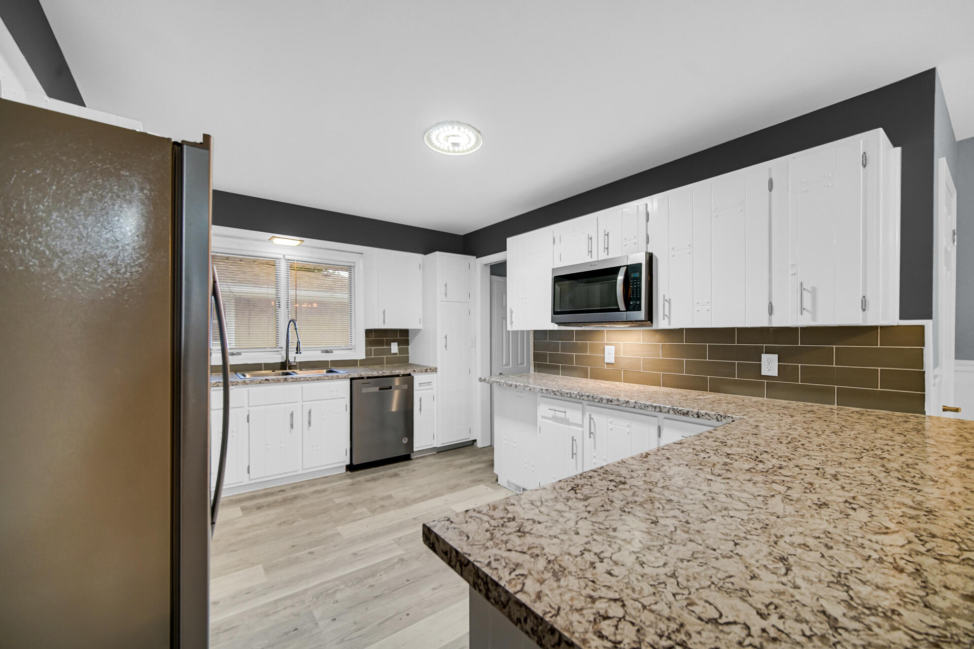 212 Timrick Drive Munster, IN 46321 - Photo 4 of 46 1920x1280