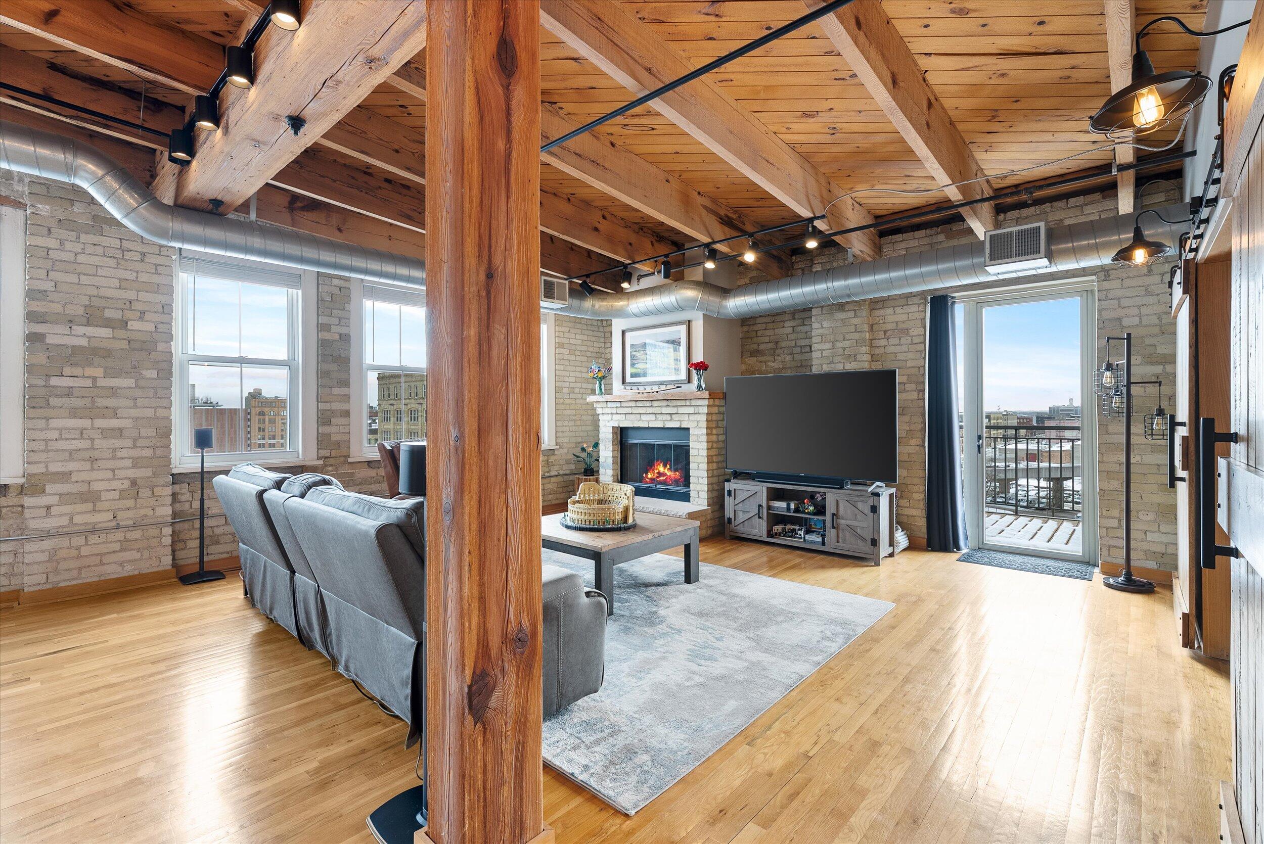 413 North 2nd Street, Unit 620 Milwaukee, WI 53203 - Photo 14 of 55 Living Area