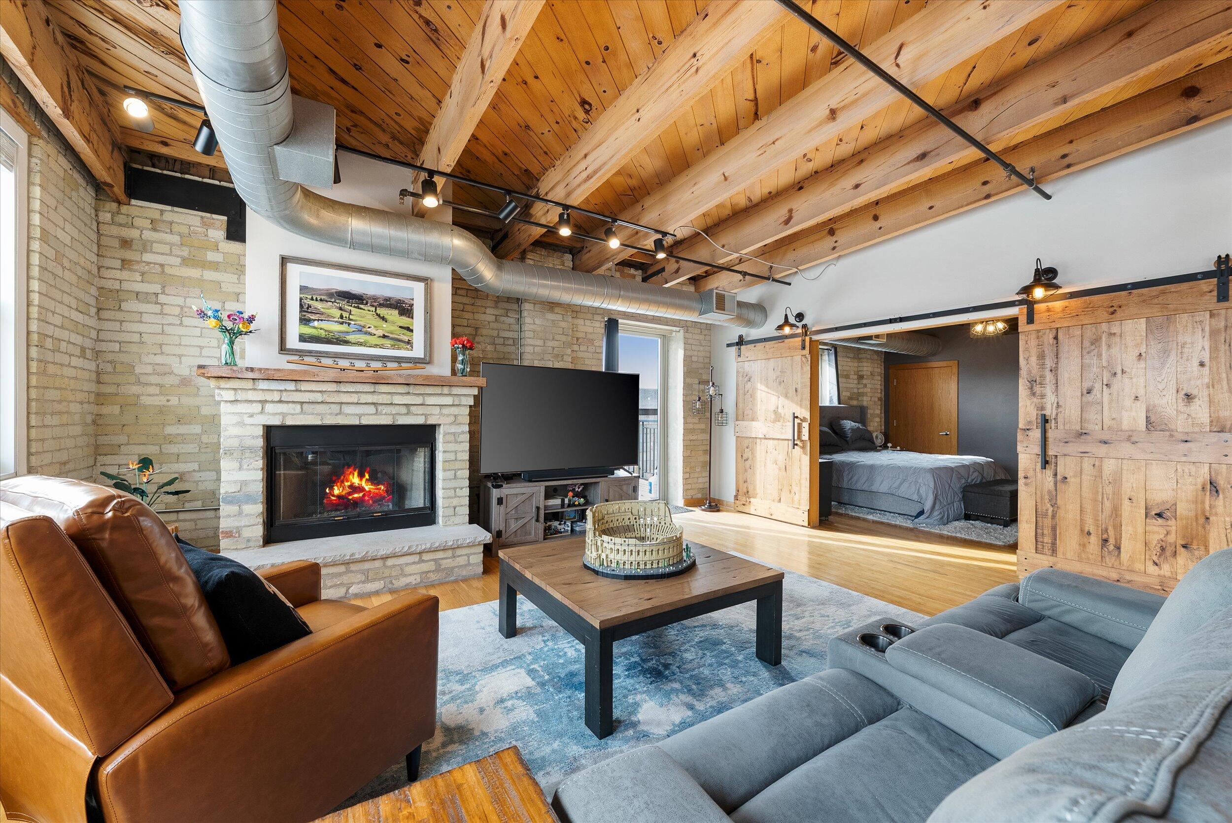 413 North 2nd Street, Unit 620 Milwaukee, WI 53203 - Photo 16 of 55 Living Area