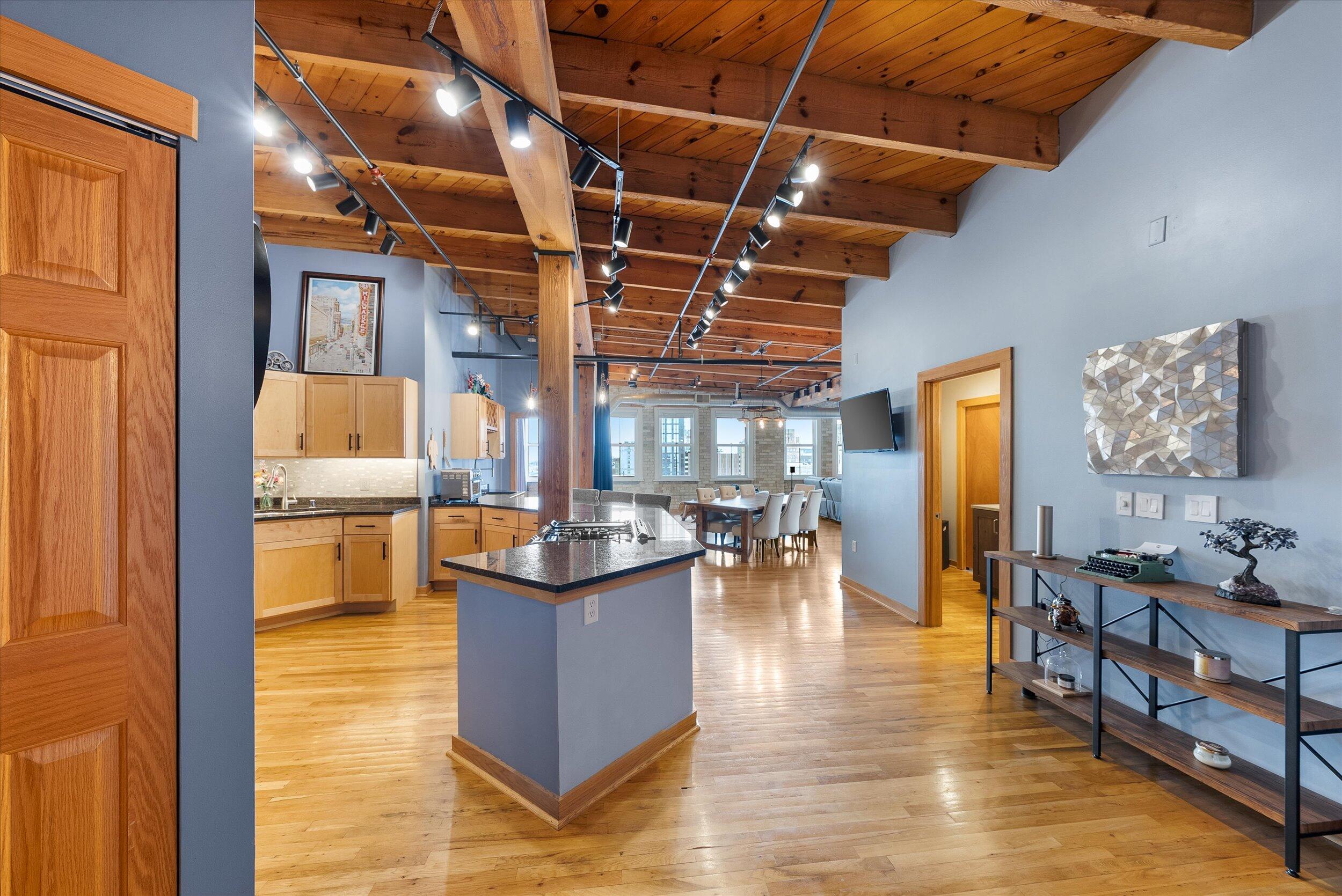 413 North 2nd Street, Unit 620 Milwaukee, WI 53203 - Photo 2 of 55 Entrance