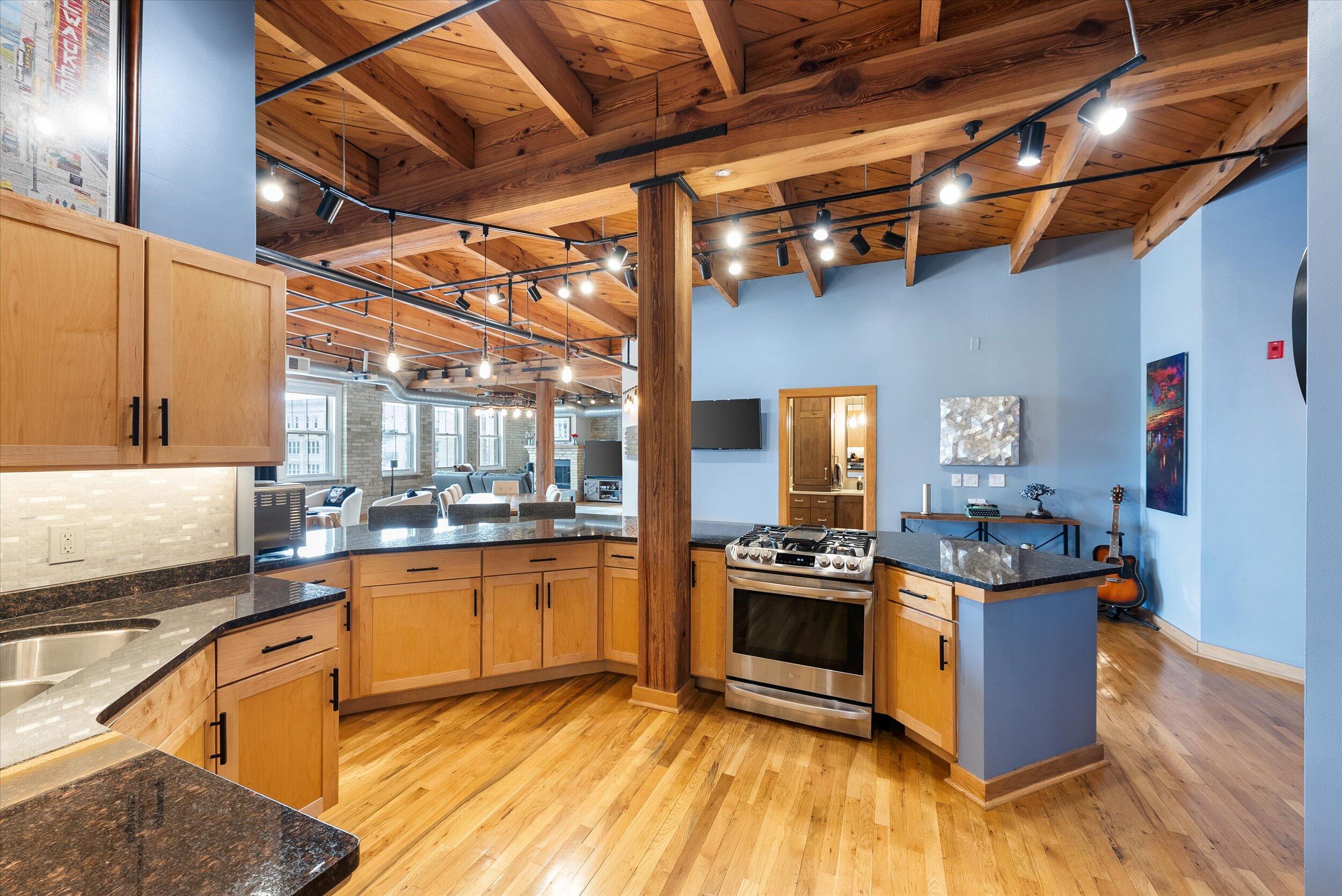 413 North 2nd Street, Unit 620 Milwaukee, WI 53203 - Photo 8 of 55 Kitchen