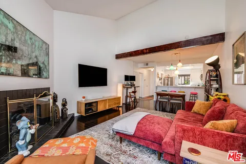$524,000 | 3480 Barham Boulevard, Unit 326, Los Angeles, CA 90068