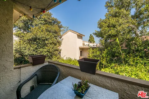 $549,000 | 3480 Barham Boulevard, Unit 326, Los Angeles, CA 90068