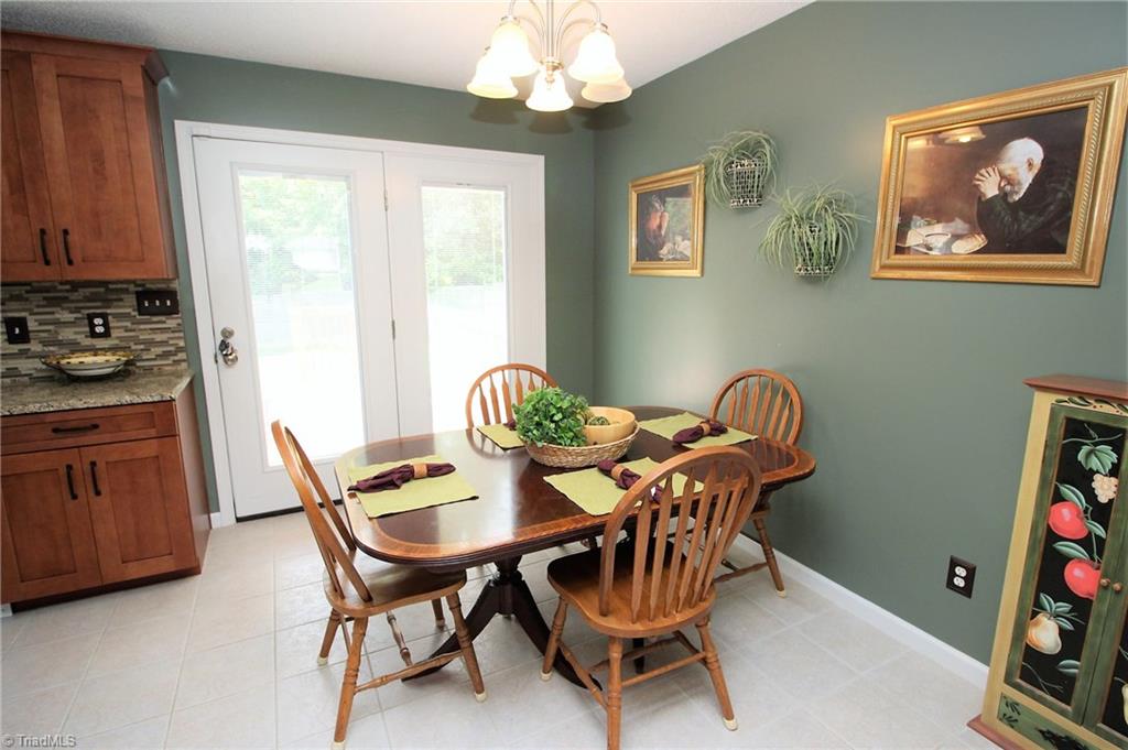 647 Sunset Ridge Lane Lexington, NC 27295 - Photo 8 of 18 Gallery Image 8