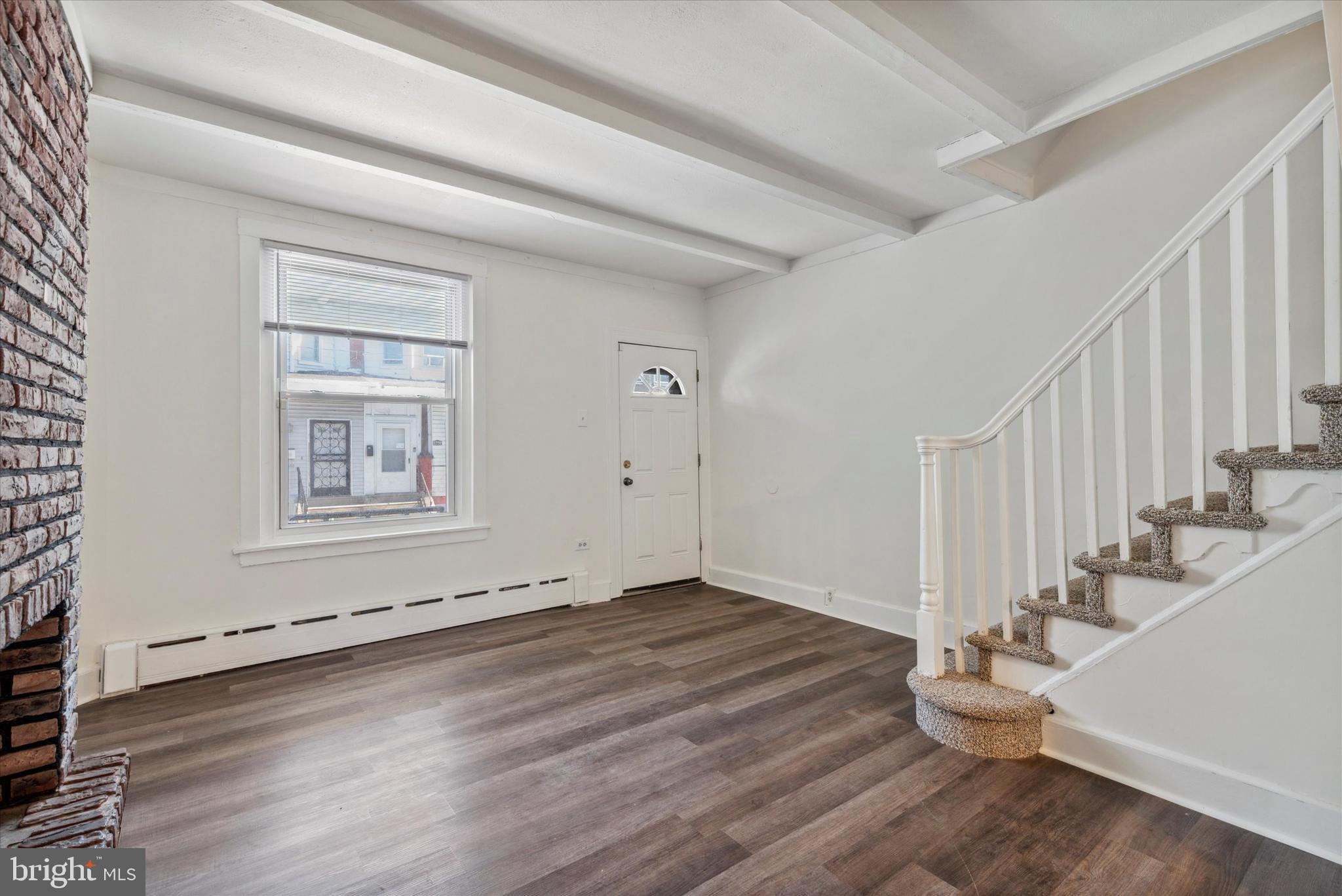 6329 Reedland Street Philadelphia, PA 19142 - Photo 4 of 14 Living Room