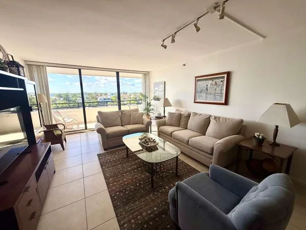 $3,500 | 3555 South Ocean Boulevard, Unit 513, South Palm Beach, FL 33480